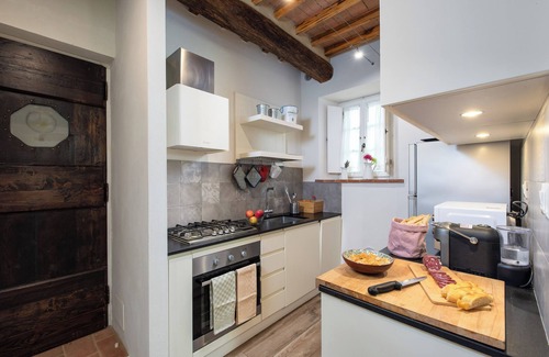 Simignano House | Borgo dei Fondi/Il Forno – Ground Floor/ Modern Comfort and Tuscan Charm
