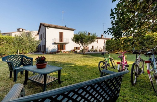 Gubbio Apartment | Borgo di Santa Lucia-with parking and garden! x6