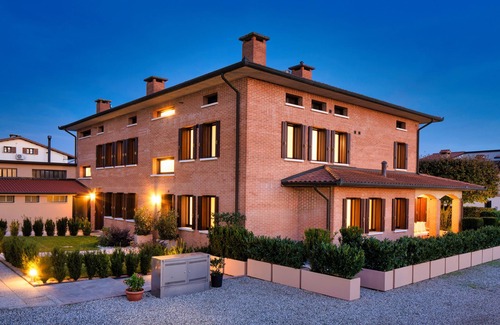 Mussolente Apartment | Borgo Tabari Mondrian