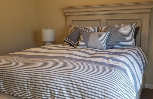 Boring House | Boring Bungalow -MT Retreat-Honeymoon Suite
