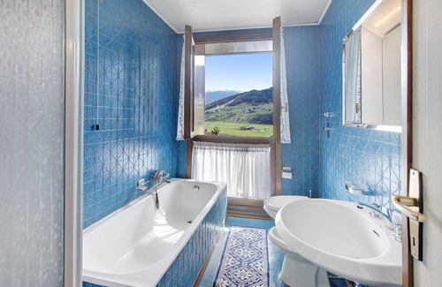 Santa Lucia Apartment | "Bormio 1" apartment with shared garden and a breathtaking view from the large balcony