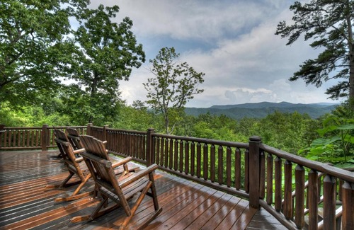 Foxfire Estates House | Born In The Rockies - Cuddleup