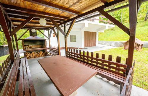 East Sarajevo House | Borovac mountain escape