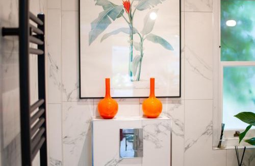 Chichester House | Bosham - private and self-contained double garden room