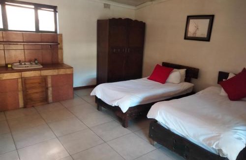 Moqhaka Cabin | Boskoppie Lion & Tiger Reserve