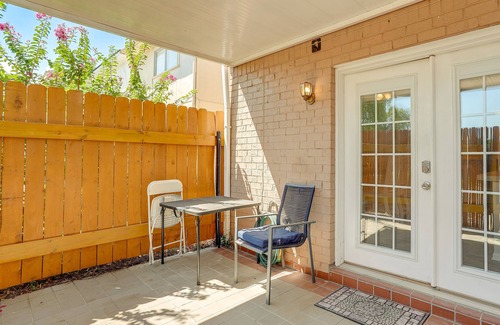 Bossier City House | Bossier City Townhome w/Patio + Outdoor Dining!
