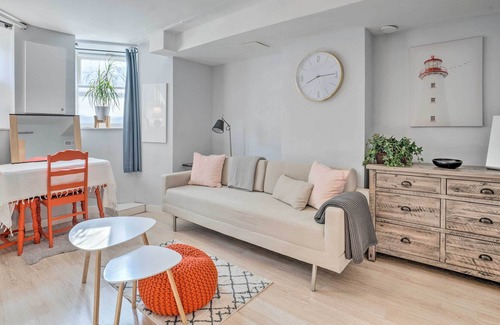 City Point House | Boston Apartment: Walk to Beach & 2 Mi to Downtown