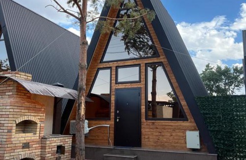 Chuy Province House | Boston Hills