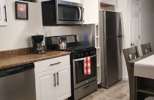 Mission Hill Apartment | Boston's Beautiful 2 bedroom in historical Highland Park/Fort Hill neighborhood