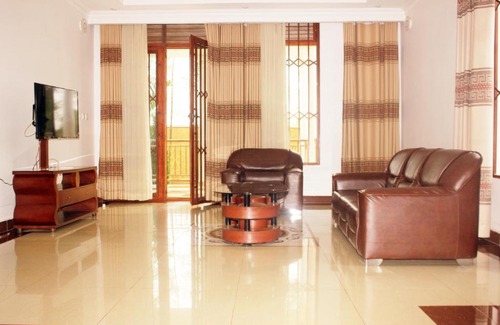 Remera Hotel | Boston Villa