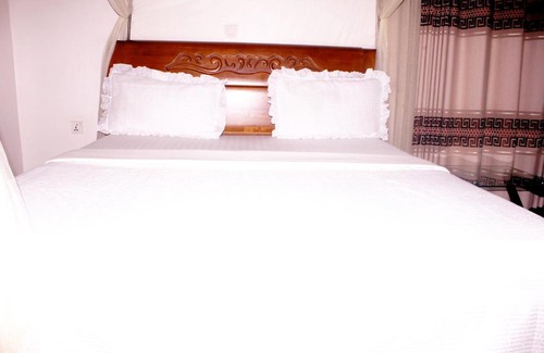Remera Hotel | Boston Villa