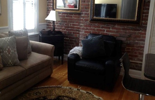 North End Condo | Bostons Best Rentals -North End 1 Bedroom- Walk to Subway & Hanover St
