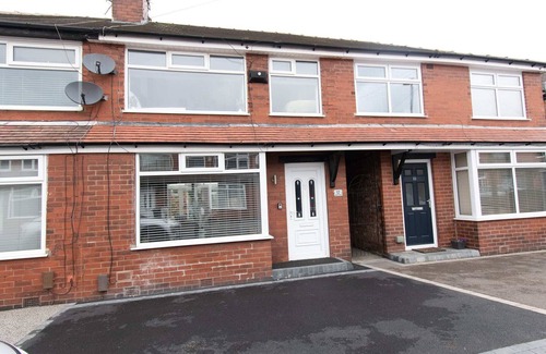 Droylsden House | Boswell - 3 Bedroom House in Audenshaw