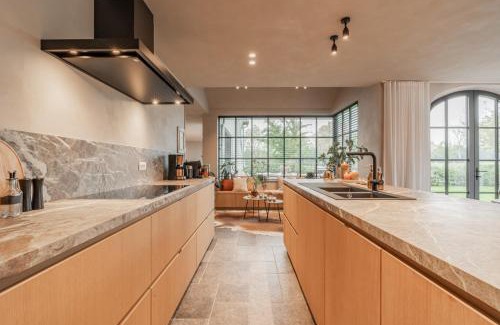 Oostkamp Villa | Botanic Experience Holiday House