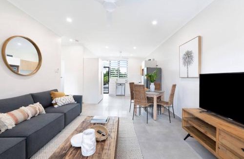 Rapid Creek Apartment | 'Botanica Aguila' Chic Nightcliff Balcony Pad