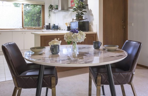 Olinda Cabin | Botanica Retreat - Olinda Village Stay - Sweet cabin with vintage furnishings, in gorgeous gardens overlooking magnolias and rhododendrons.