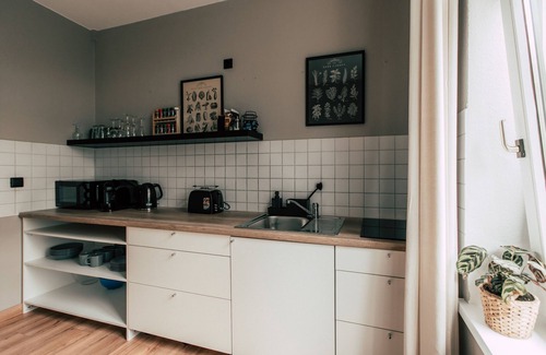 Zentrum-Ost Apartment | *Botanical* 2-room apartment with kitchen - Luga Homes - Townhouse