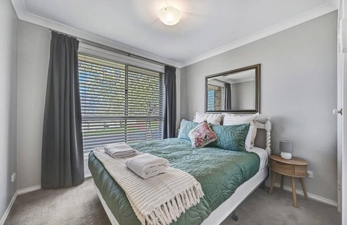 Bletchington House | Botanical Bliss | 700m to Botanic Gardens, Pets