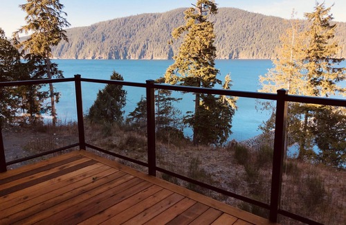 Port Renfrew House | Botany Bay - Oceanfront Luxury Cabin by Eagle Reach