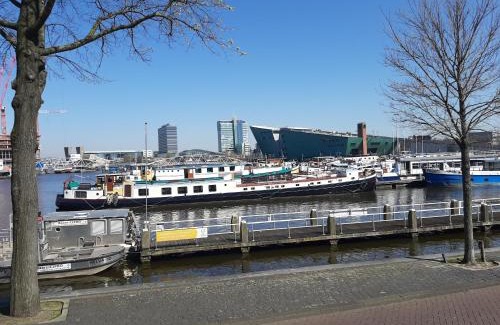 Amsterdam City Centre Hotel | Botel Elodie