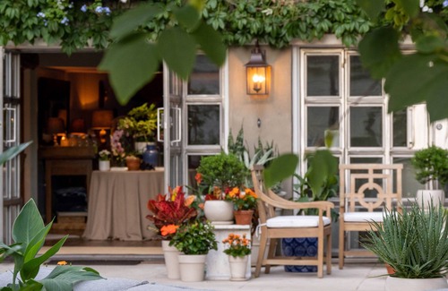 Lexington House | Botherum Carriage House, Garden Lovers Delight