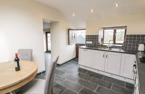 Llanuwchllyn Cottage | BOTHI, romantic, luxury holiday cottage, with hot tub in Llanuwchllyn