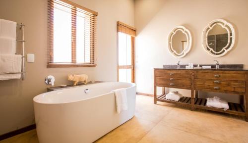 Klein Brak River Cabin | Botlierskop The Village Lodge