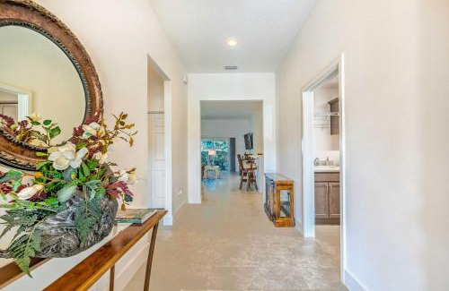 Wildwood House | Botner Abode with Lanai Near 52 Golf Courses!