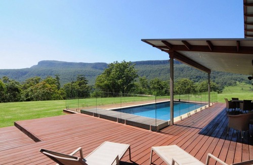 Upper Kangaroo River House | Bottlebrush Lodge - Great views and a pool!