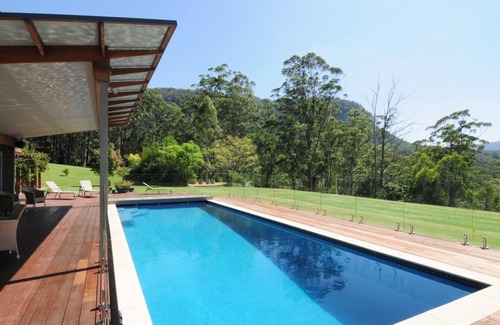 Upper Kangaroo River House | Bottlebrush Lodge - Great views and a pool!