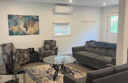South China Apartment | Bottom floor apartment in Duplex - long term tenant upstairs