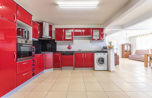 Le Moule Villa | Bottom of villa with pool