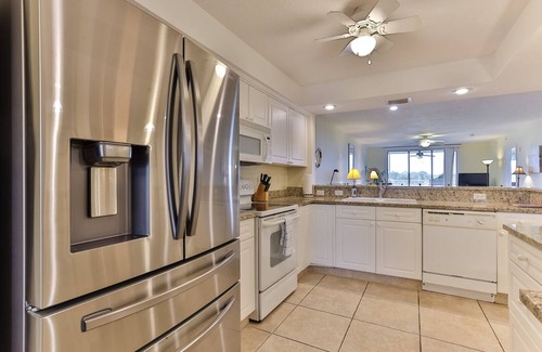 Bouchelles Island Condo | Bouchelle Island - Great Views & Wonderful Location! 2/2 Condo - 1,687 SF