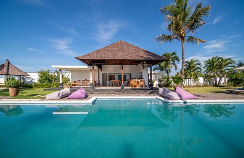 Banjarangkan Villa | BougainVilla - Oceanfront villa with Cook, ideal for Weddings and Events