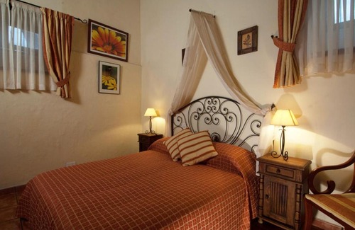 El Rincon Villa | Bougainvillea Cottage