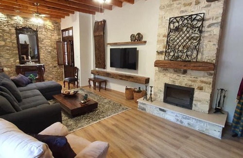 Pano Lefkara Villa | Bougainvillea House Lefkara