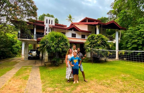 Matara House | Bougainvillea