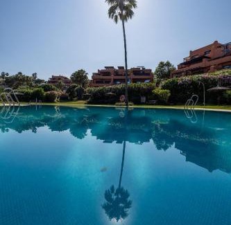 Buenas Noches Apartment | Bougainvillea Retreat, Espacioso Terraza & Parking