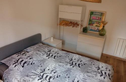 Hyeres Apartment | bougainvilliers