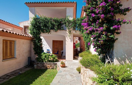 S'Iscala Apartment | Bouganvillage Bilo With Shared Pool