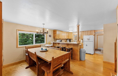 McCall House | Boujee Bear - Cozy family retreat w/large driveway