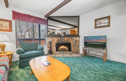 Boulder Bay Apartment | Boulder Bay Chalet Condo-Mountain charm condo with lake view and WIFI, condo