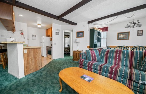 Boulder Bay Apartment | Boulder Bay Chalet Condo-Mountain charm condo with lake view and WIFI, condo