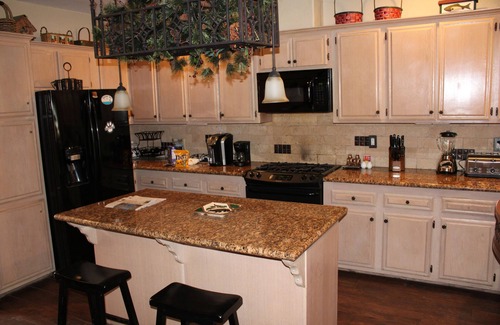 Boulder Bay Cabin | Boulder Bay Lakefront. Dock, hot tub, BBQ, fire pit. 2000 sq ft outdoor backyard