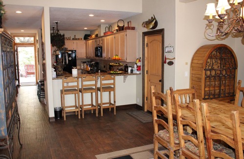 Boulder Bay Cabin | Boulder Bay Lakefront. Dock, hot tub, BBQ, fire pit. 2000 sq ft outdoor backyard