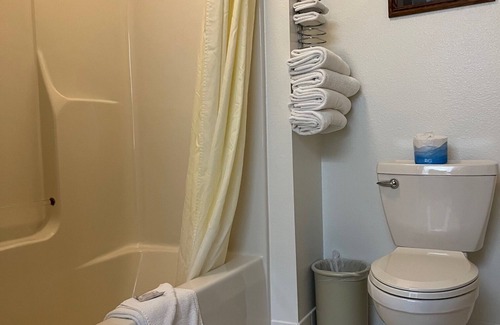 Boulder Junction Hotel | Boulder Bear Motor Lodge