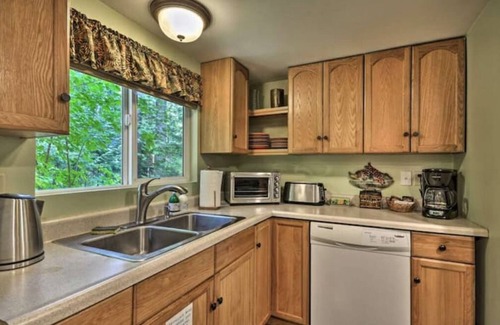 Brightwood House | Boulder Creek Chalet - a Creekside Family Retreat