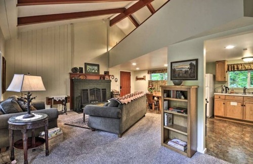 Brightwood House | Boulder Creek Chalet - a Creekside Family Retreat