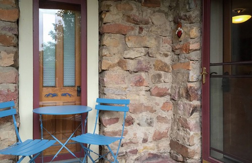 Lower Arapahoe Apartment | Boulder Finest Downtown AND Mountain Location – Garden Apt. at Historic Home