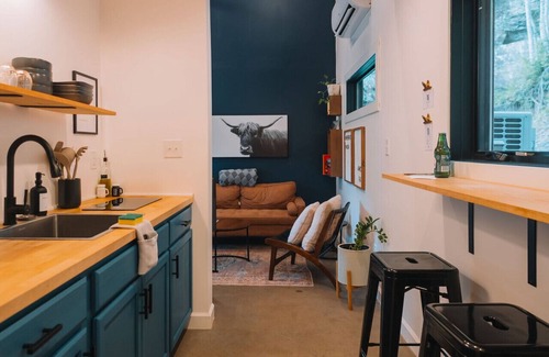 Rogers Cabin | Boulder Hot Tub w/View | Romantic Stay | Sleeps 4